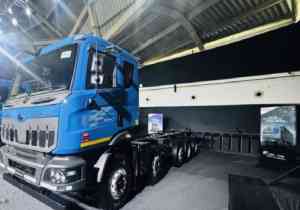 Mahindra Blazo i-TRK 44 Truck